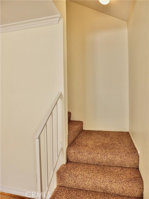 121 Sinclair Avenue, Glendale CA: https://media.crmls.org/medias/9c9b4301-ef2c-49eb-b335-939612bc1617.jpg