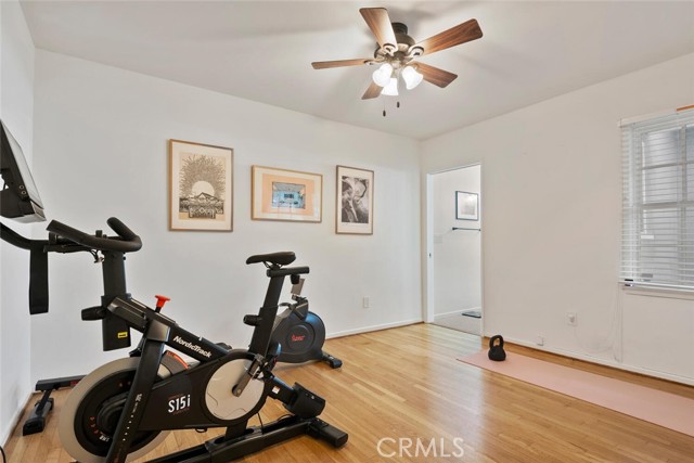 Image 26 of 42 For 22939 Lull Street