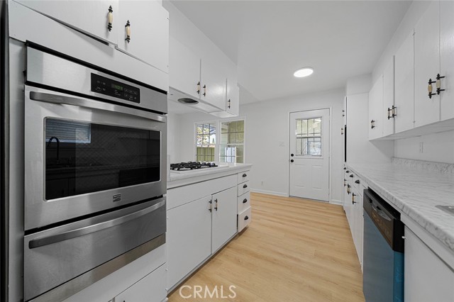 Detail Gallery Image 12 of 31 For 2870 W Monroe, Anaheim,  CA 92801 - 3 Beds | 2 Baths