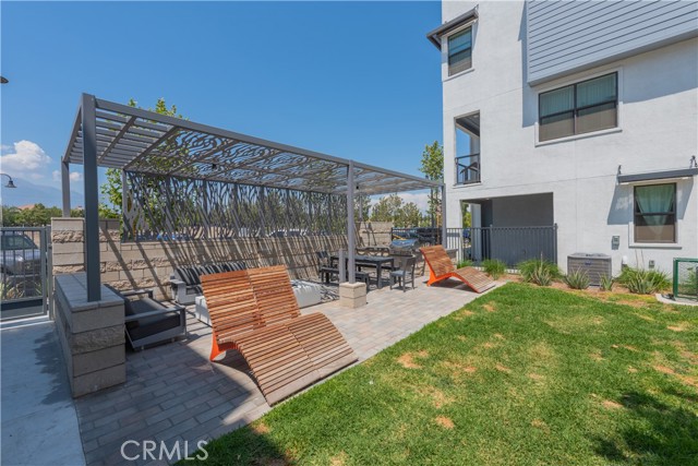 Detail Gallery Image 1 of 1 For 964 N Divino Privado #53,  Ontario,  CA 91764 - 3 Beds | 2/1 Baths