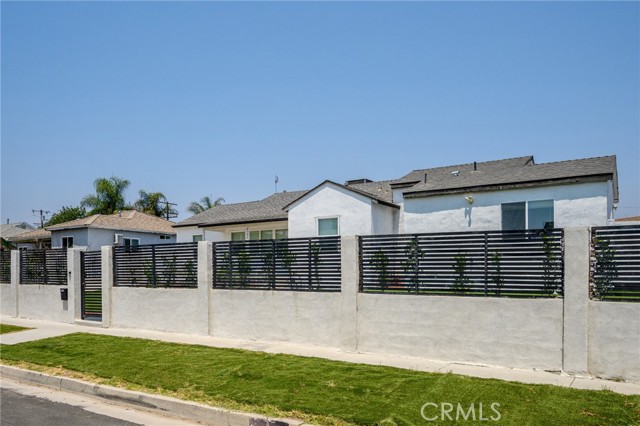 8302 Webb Avenue, Sun Valley CA: https://media.crmls.org/medias/9c9bd57b-f17f-4015-84f1-1e8d8c6a34d2.jpg