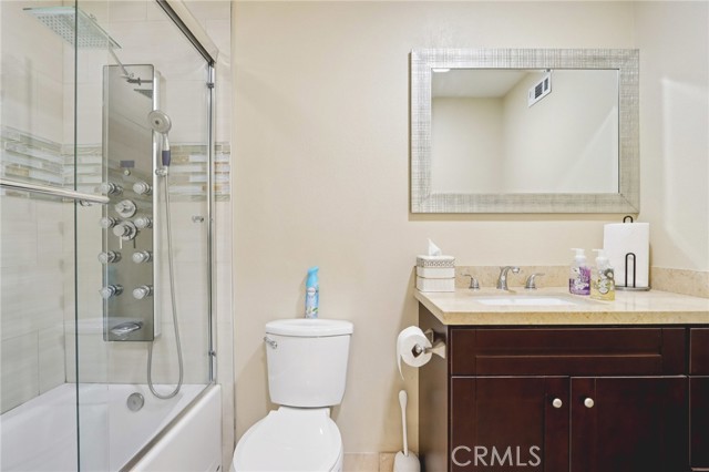 Detail Gallery Image 14 of 35 For 21811 Merridy St, Chatsworth,  CA 91311 - 2 Beds | 2 Baths