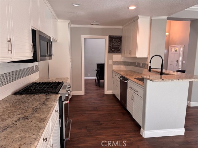 Detail Gallery Image 9 of 13 For 147 Encantado, Rancho Santa Margarita,  CA 92688 - 3 Beds | 2/1 Baths