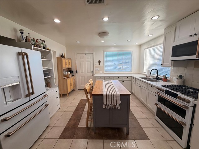 Detail Gallery Image 8 of 23 For 30009 Hunstock, Castaic,  CA 91384 - 3 Beds | 1/1 Baths