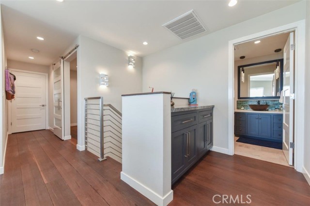 Detail Gallery Image 6 of 38 For 2192 Crestview Dr, Laguna Beach,  CA 92651 - 3 Beds | 3/1 Baths