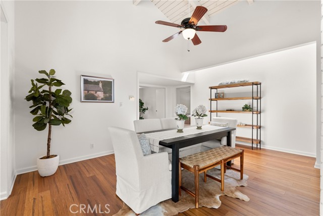 24595 Overlake Drive, Lake Forest CA: https://media.crmls.org/medias/9c9ec890-6a74-4dd7-895e-2832533cf0e4.jpg