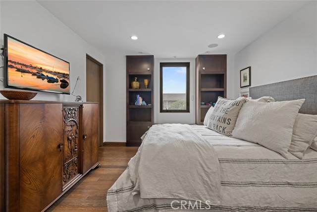 8 Beacon Bay, Newport Beach CA: https://media.crmls.org/medias/9ca01a0d-453e-4cfb-8720-f6299ac4dfc3.jpg