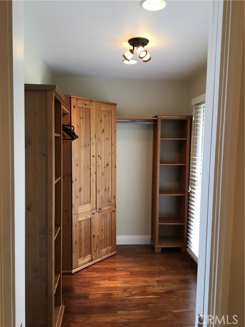 Detail Gallery Image 9 of 21 For 952 2nd. Street, Manhattan Beach,  CA 90266 - 5 Beds | 3 Baths