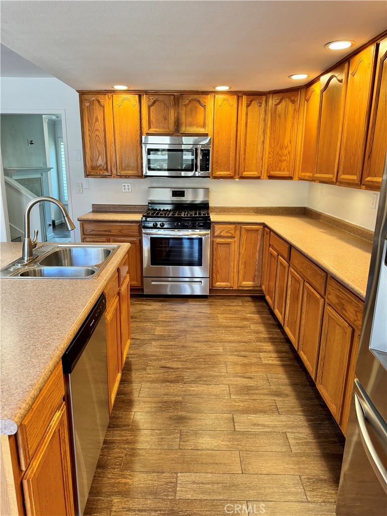 https://media.crmls.org/medias/9ca1027a-127a-4b1a-8573-d84d345d117d.jpg?preset=X-Large