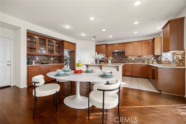 Detail Gallery Image 6 of 38 For 10886 Lotus Dr, Garden Grove,  CA 92843 - 5 Beds | 4 Baths