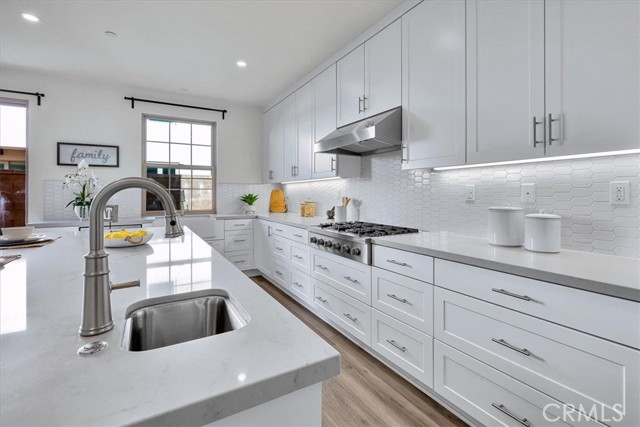 Detail Gallery Image 9 of 57 For 114 Bouquet, Irvine,  CA 92618 - 4 Beds | 2/1 Baths