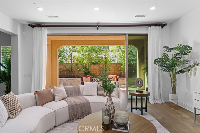 Detail Gallery Image 15 of 28 For 18 Windrow Rd, Tustin,  CA 92782 - 6 Beds | 5/1 Baths