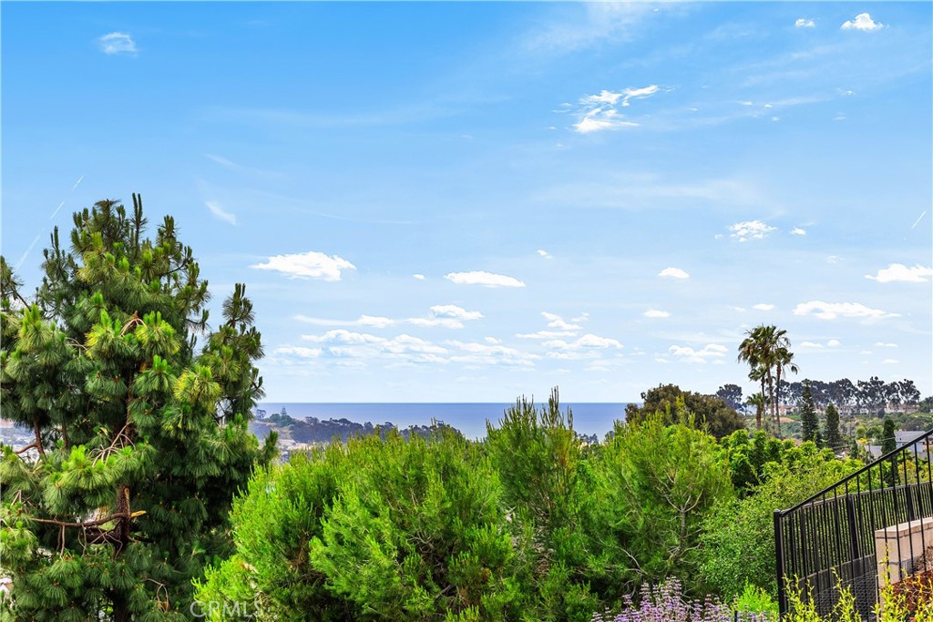 https://media.crmls.org/medias/9ca46efb-6dd3-493b-8a73-a5ebad186302.jpg?preset=X-Large
