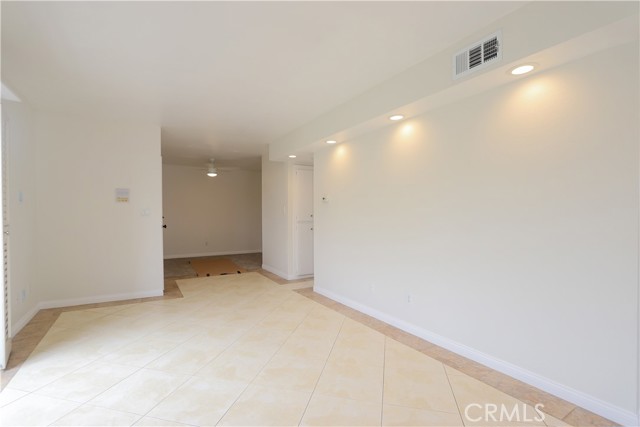 12484 Montecito Road, Seal Beach CA: https://media.crmls.org/medias/9ca58d69-0963-4a0b-84ce-2063acce95af.jpg