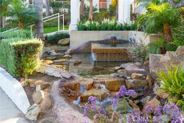 Detail Gallery Image 7 of 43 For 19561 Pompano Ln #104,  Huntington Beach,  CA 92648 - 4 Beds | 2/1 Baths