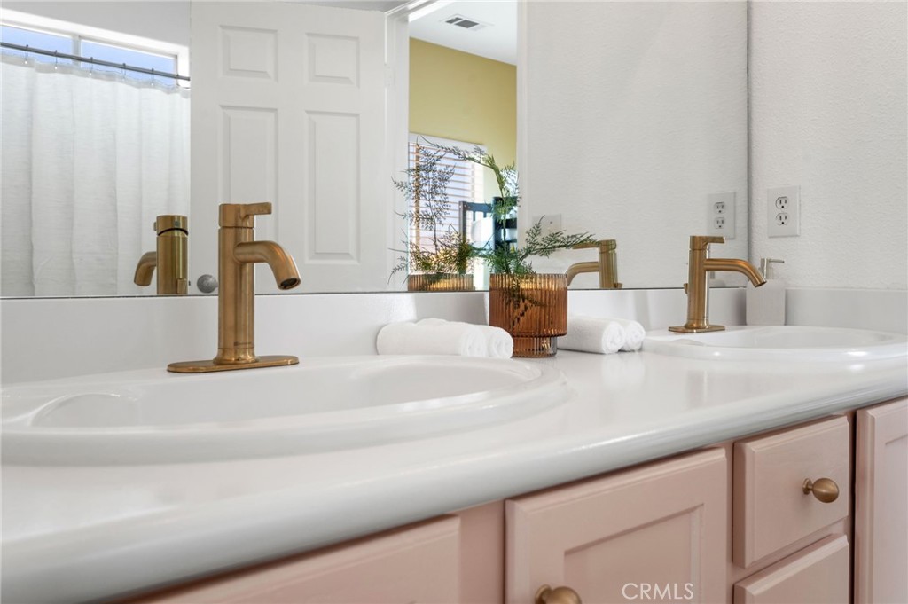 MLS #OC25257515 image #34