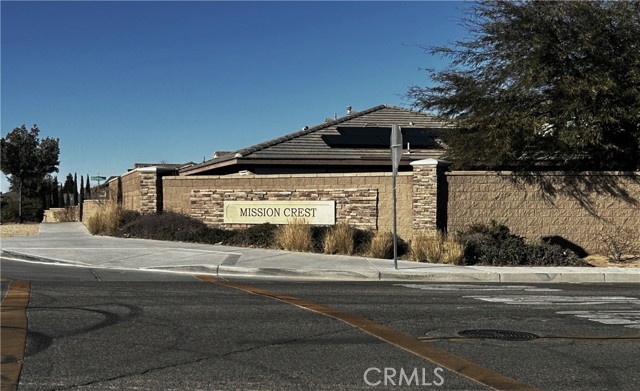 13275 Lone Pine Court, Hesperia CA: https://media.crmls.org/medias/9caa2e10-5530-4bd5-b7c4-682549de8cc0.jpg
