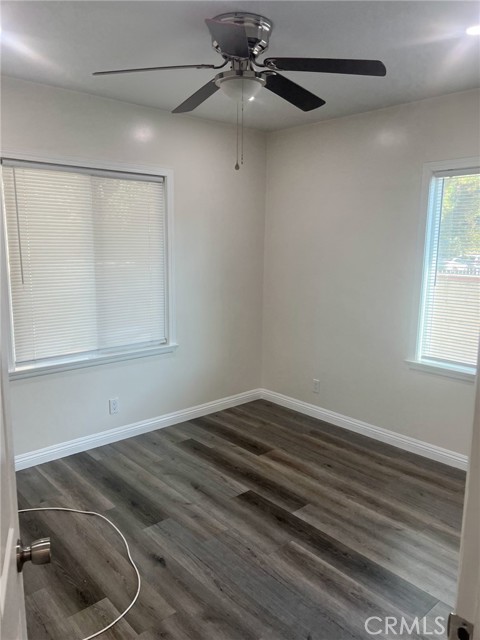 Detail Gallery Image 2 of 7 For 9055 Rathburn Ave, Northridge,  CA 91325 - 3 Beds | 2 Baths