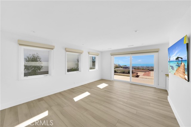 Detail Gallery Image 11 of 35 For 15 Point Loma Dr, Corona Del Mar,  CA 92625 - 5 Beds | 4 Baths