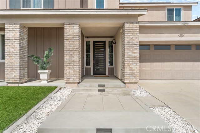 Detail Gallery Image 4 of 59 For 16776 Tulip Tree Street, Fontana,  CA 92336 - 5 Beds | 4 Baths