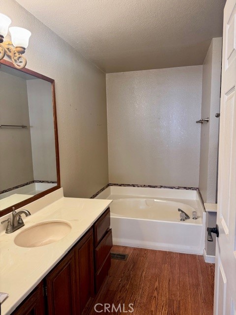 Detail Gallery Image 8 of 13 For 2570 Bridle Trail Ln, Paso Robles,  CA 93446 - 3 Beds | 2 Baths