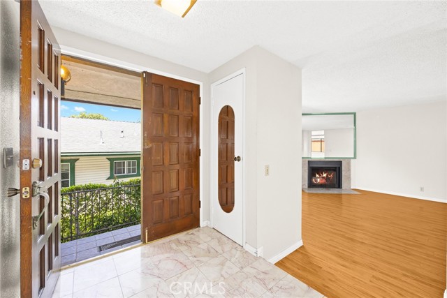 Detail Gallery Image 5 of 25 For 501 N Garfield Ave #2,  Alhambra,  CA 91801 - 3 Beds | 2/1 Baths