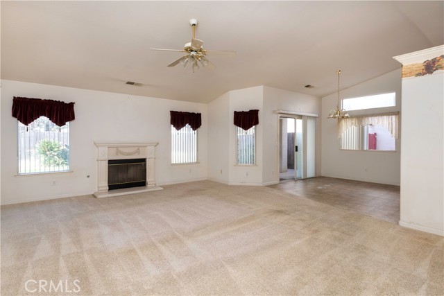 Detail Gallery Image 6 of 31 For 4514 W Oswego, Fresno,  CA 93722 - 3 Beds | 2/1 Baths