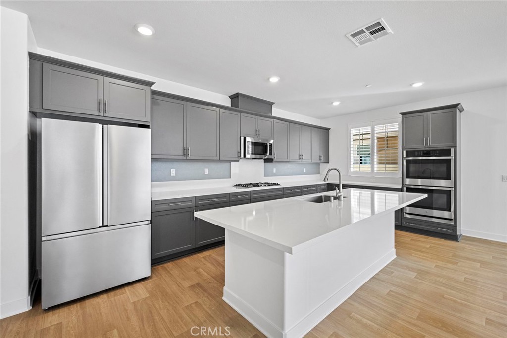 MLS #OC25253373 image #5