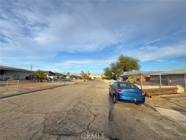Detail Gallery Image 5 of 22 For 12145 Lakeview Dr, Trona,  CA 93562 - 3 Beds | 2 Baths