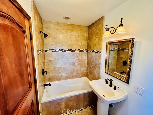 Detail Gallery Image 33 of 41 For 28414 Foothill Dr, Agoura Hills,  CA 91301 - 2 Beds | 2 Baths