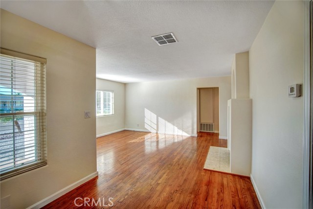 Detail Gallery Image 7 of 36 For 8731 45th, Jurupa Valley,  CA 92509 - 4 Beds | 2 Baths