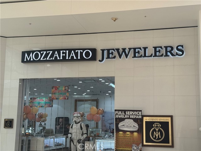 217 Stonewood Street, Downey CA: https://media.crmls.org/medias/9cafb55b-d0ea-46b6-b735-a916e456906a.jpg