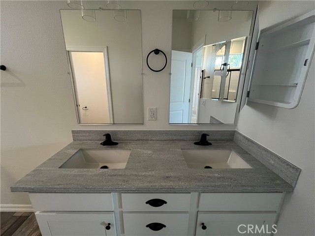 Detail Gallery Image 19 of 20 For 1550 Rimpau Ave #42,  Corona,  CA 92881 - 4 Beds | 2 Baths