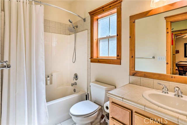 Detail Gallery Image 15 of 26 For 564 Pioneer Rd, Lake Arrowhead,  CA 92352 - 5 Beds | 3/1 Baths