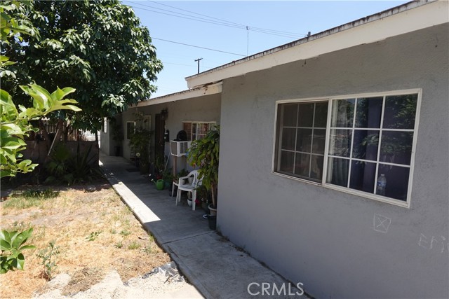 6910 CHANSLOR Avenue, Bell CA: https://media.crmls.org/medias/9cb08244-b44f-4b2b-953b-2a9fc61adf4b.jpg