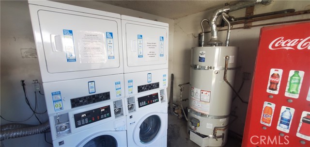 Detail Gallery Image 16 of 19 For 17717 Scherzinger Ln, Canyon Country,  CA 91387 - – Beds | – Baths