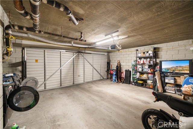 Detail Gallery Image 24 of 40 For 4021 182nd #H, Torrance,  CA 90504 - 3 Beds | 2/1 Baths