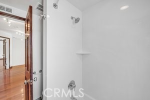 9cb220ed D8b7 4e06 B9af F1f912631956