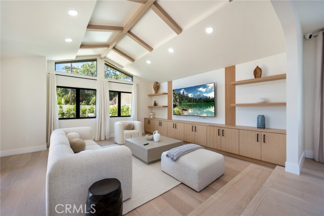 4 Bed Home for Sale in Sherman Oaks, California