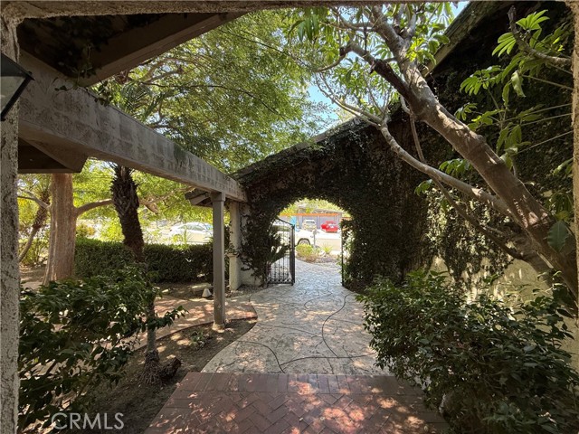 Detail Gallery Image 3 of 20 For 1690 Stoddard Ave, Thousand Oaks,  CA 91360 - 4 Beds | 2 Baths