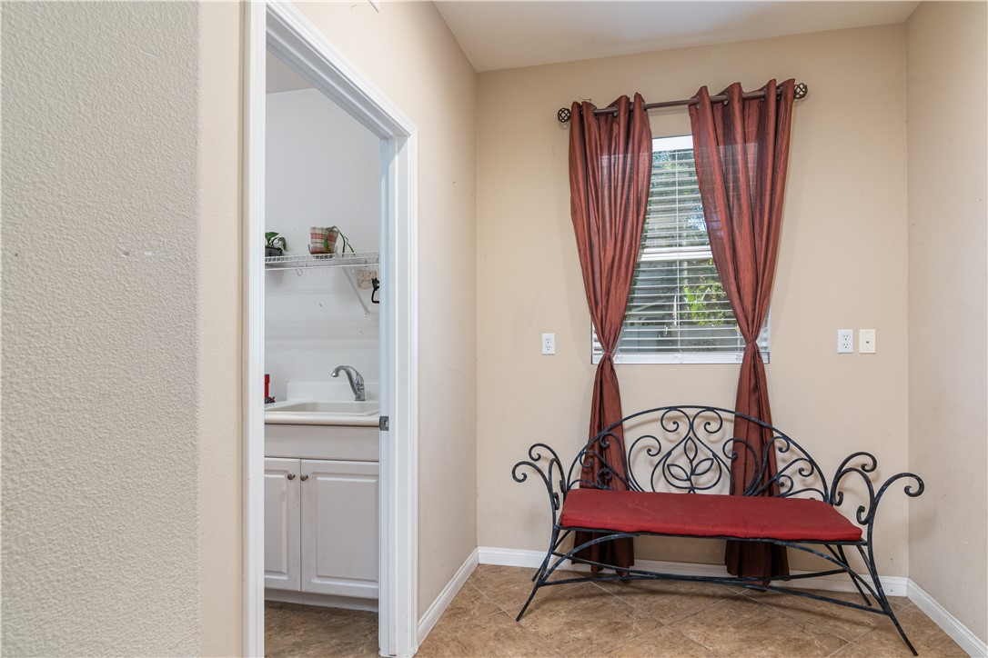 Detail Gallery Image 12 of 49 For 25944 Thistletown Ct, Menifee,  CA 92584 - 4 Beds | 2/1 Baths