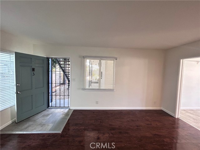 5636 Willowcrest Avenue, North Hollywood CA: https://media.crmls.org/medias/9cb33687-b73a-4f16-adb9-e6c27c98632d.jpg