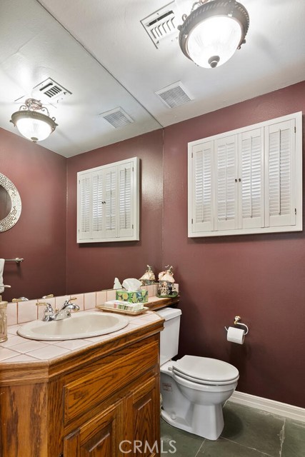 Detail Gallery Image 29 of 40 For 18850 Hatteras St #5,  Tarzana,  CA 91356 - 3 Beds | 2/1 Baths