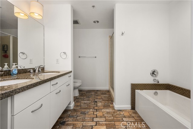 Detail Gallery Image 12 of 32 For 250 N First St #322,  Burbank,  CA 91502 - 2 Beds | 2 Baths