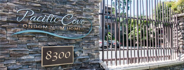 8300 Manitoba Street, Playa del Rey CA: https://media.crmls.org/medias/9cb47fe0-0698-48cd-9757-51f555acc90c.jpg