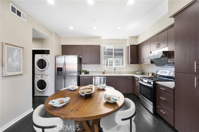 Detail Gallery Image 10 of 39 For 168 N Orange Ave, Brea,  CA 92821 - 3 Beds | 3/1 Baths