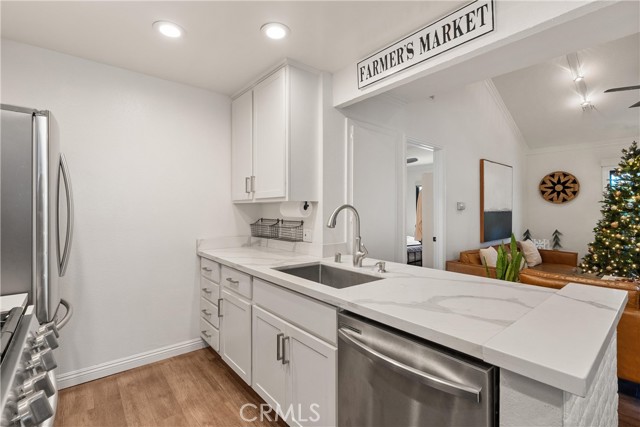 Detail Gallery Image 2 of 28 For 2323 Huntington St #904,  Huntington Beach,  CA 92648 - 3 Beds | 2 Baths