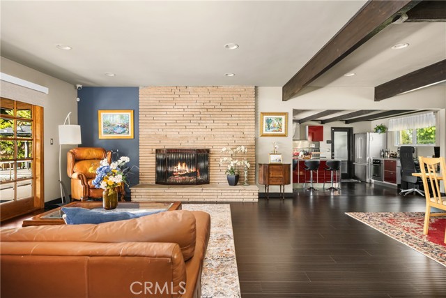 1006 W Pioneer Drive, Anaheim CA: https://media.crmls.org/medias/9cb62e2d-90fe-453c-88d6-376d4ebc7ef8.jpg
