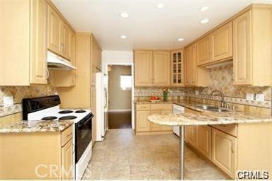 380 S Euclid Avenue, Pasadena CA: https://media.crmls.org/medias/9cb63df3-6ff2-46f1-93e4-defcbf9d289c.jpg