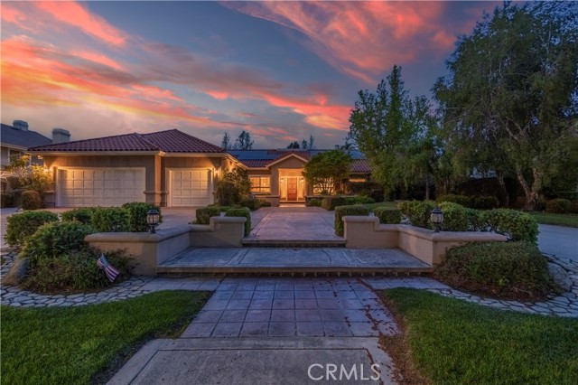 369 Ashbury Lane, Upland CA: https://media.crmls.org/medias/9cb76da6-cabf-41bc-b3b5-1a6671c78415.jpg